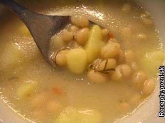 Biela fazuľová polievka